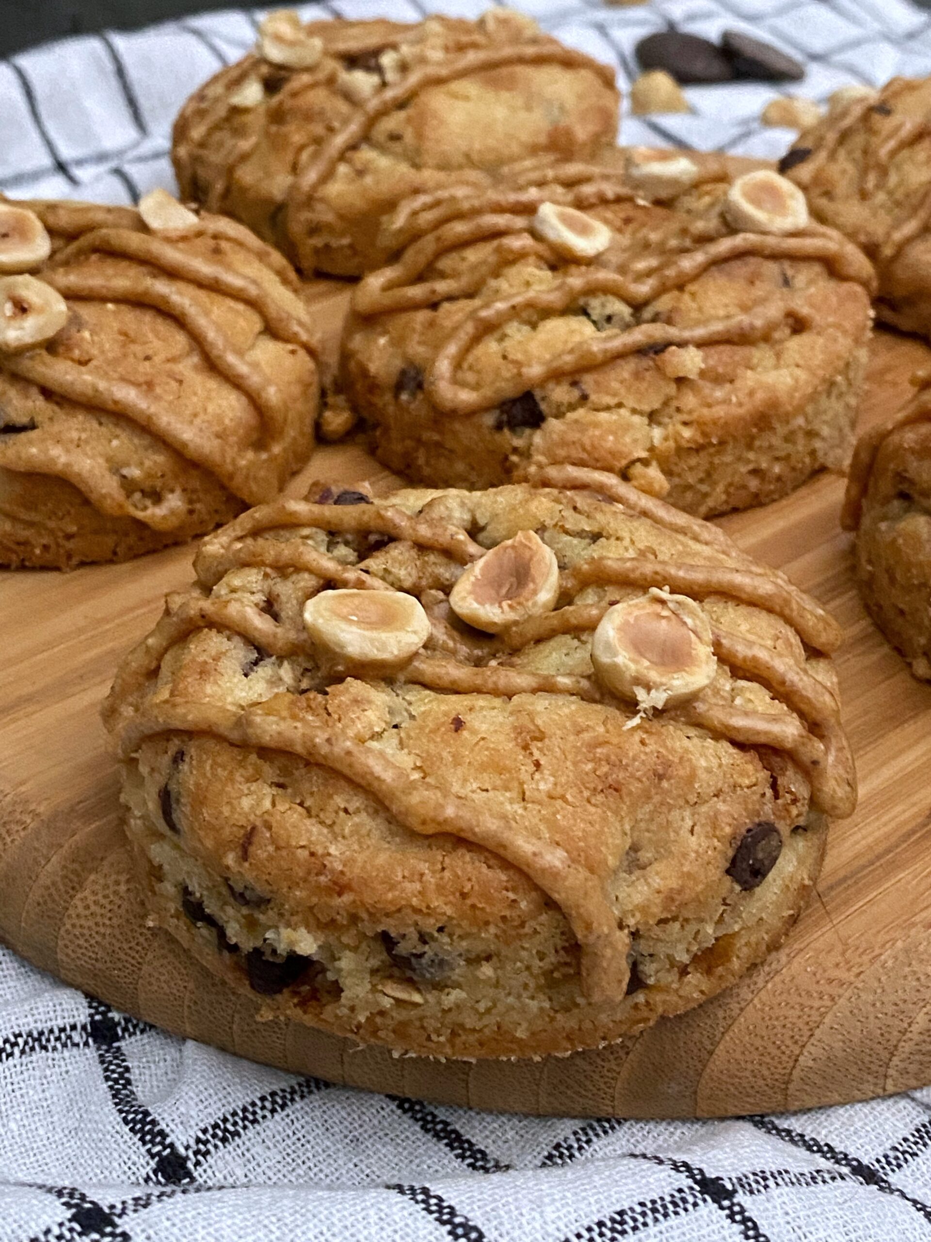 5 cookies chocolat noir, noisettes et praliné
